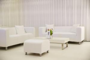 White Loungetisch 0